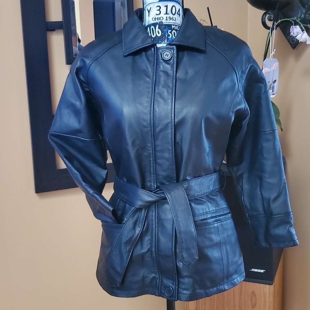 KC COLLECTIONS BLACK LEATHER JACKET WITH BELT! - Picture 2 of 8
